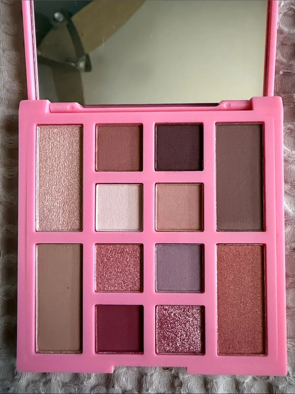 Ciaté London Everyday Vacay Pink Eyeshadow & Face Palette - Pink Neutrals